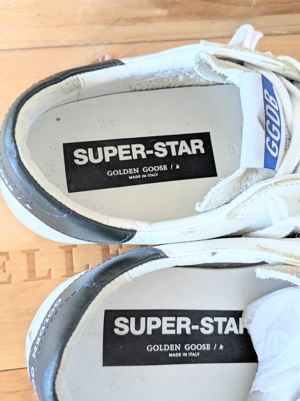 Golden Goose Superstar Sneakers with Burgundy Star - GGDB sz 9 (unisex) - Picture 3 of 15